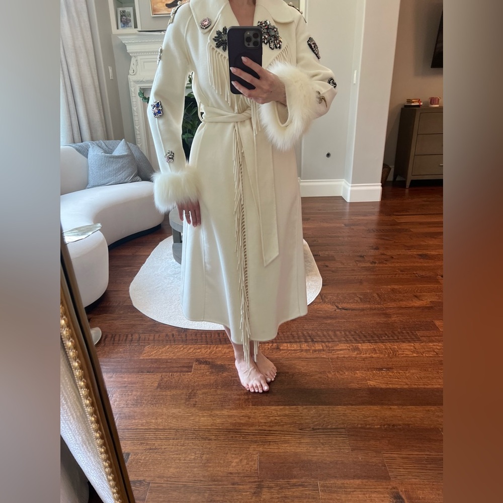 New Regina Italian cashmere blend Ivory Coat with fox Fur Trimand Embellishments - Picture 9 of 11